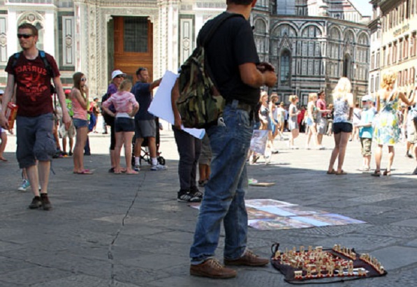 Venditori-abusivi-vucumpra-we34_6