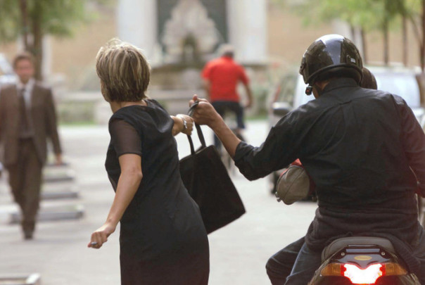 PONTEDERA (PI) 27 SETTEMBRE 1999 UNO SCIPPO IN DIRETTA