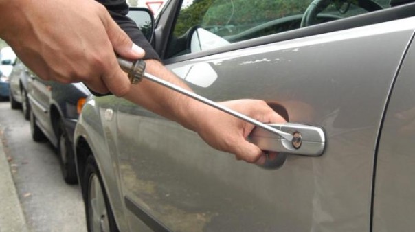 20160531173905-furto_auto