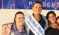 Luigi Galiano, il babbo più bello d'Italia 2016, insieme alla famiglia