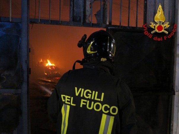 Incendi pompieri vigili fuoco