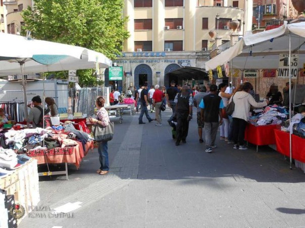 Piazzale Flaminio, nuovi interventi a contrasto delle bancarelle abusive e nuovi sequestri