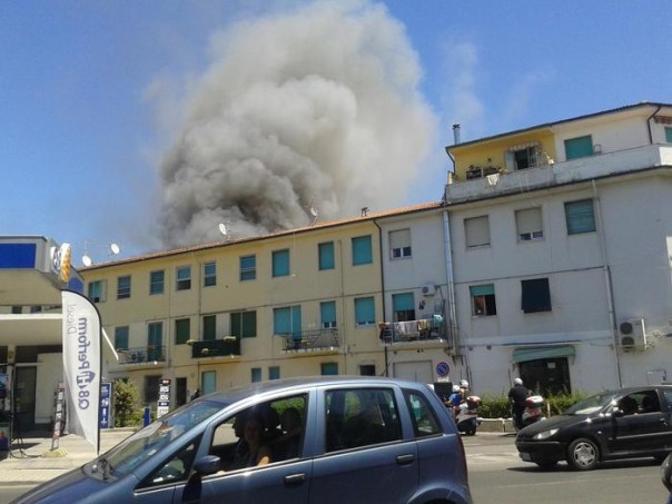 Incendio in edificio a Viareggio