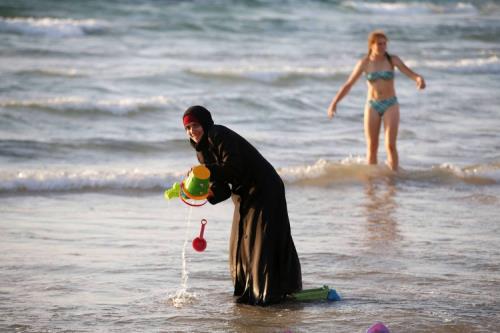 burkini375lap_300