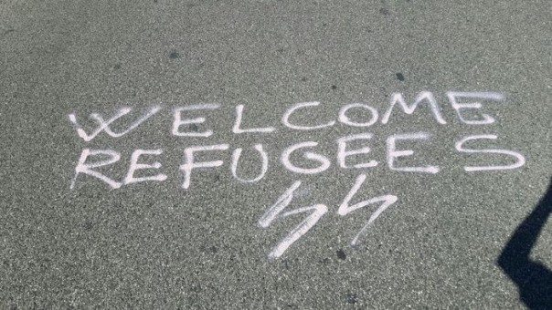 Scritte razziste davanti chiesa Resurrezione a Prato