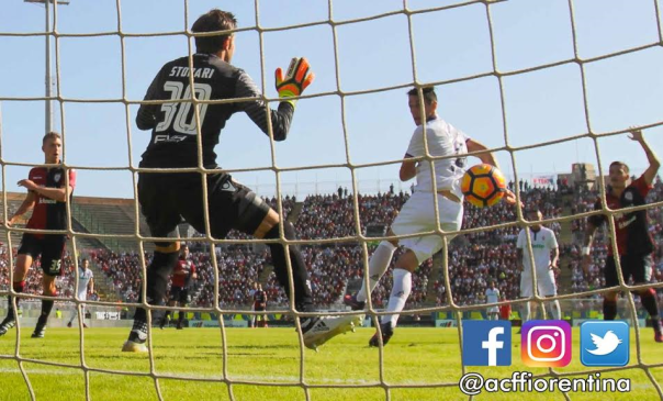 Nikola Kalinic firma la sua tripletta: è il quinto gol della Fiorentina a Cagliari