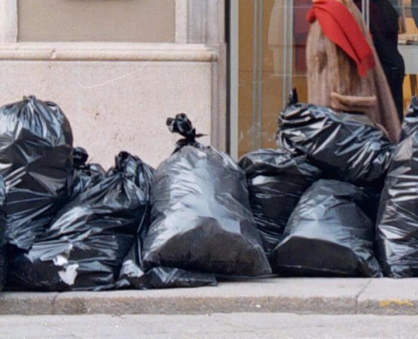 Rifiuti spazzatura sacchi