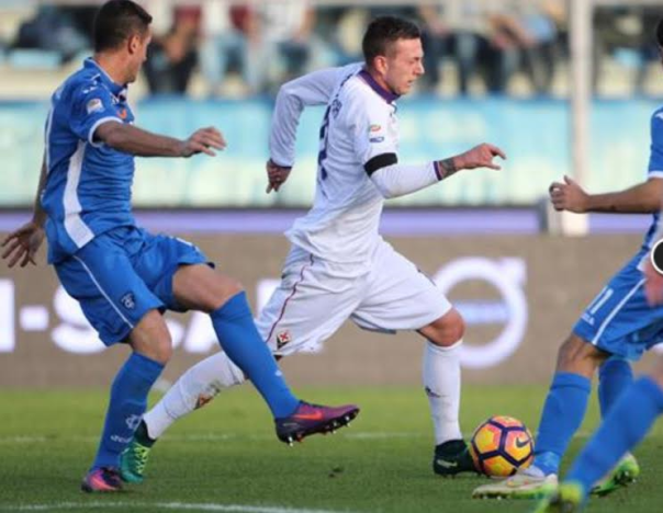 Bernardeschi sta per scoccare il tiro del terzo gol della Fiorentina, il secondo personale