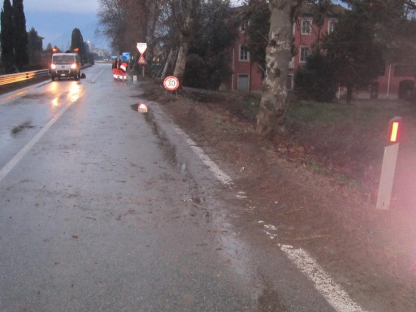 Incidenti stradali:auto contro platano,un morto in Lucchesia