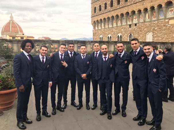 I giocatori della Fiorentina fotografati agli Uffizi