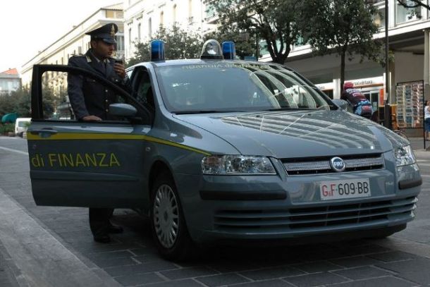 Perquisizioni a Milano e Siena nell'inchiesta sulla truffa a Mps