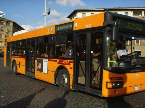 Autobus, il biglietto fatto via sms aumenta a 1,50 euro