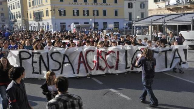 Corteo studentesco a Livorno