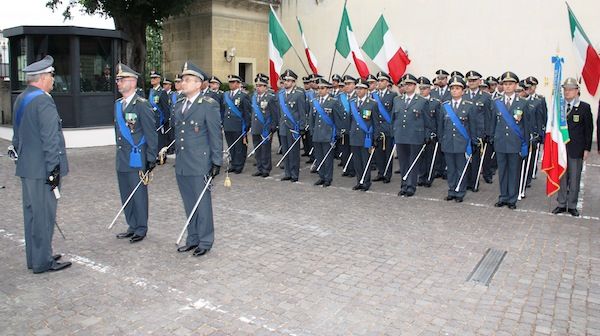 Cerimonia nel cortile della caserma Fontanelli a Firenze