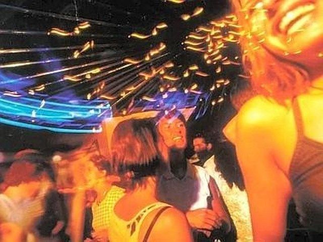 Adolescente grave dopo troppe bevute in discoteca a Scandicci
