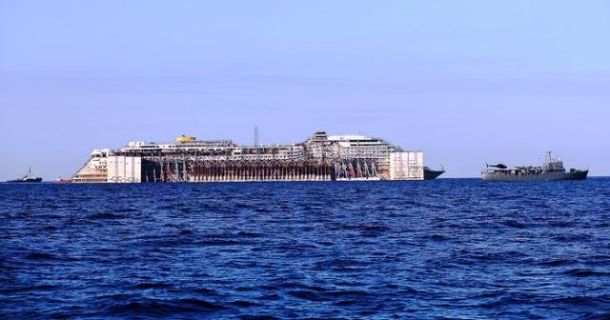 La Concordia in viaggio verso Genova nel terzo giorno di viaggio