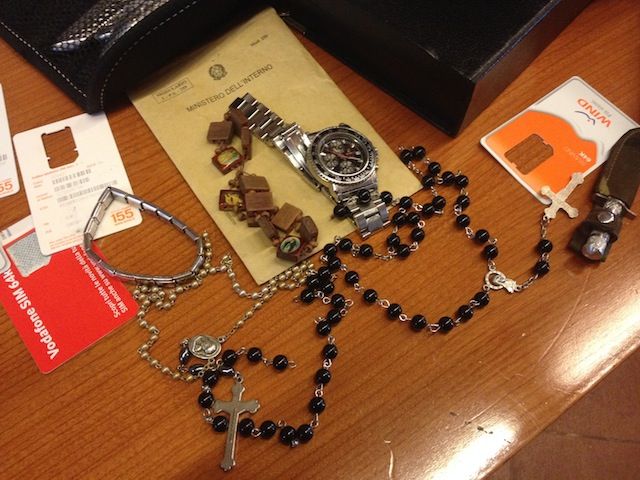 Anche un rosario tra la refurtiva