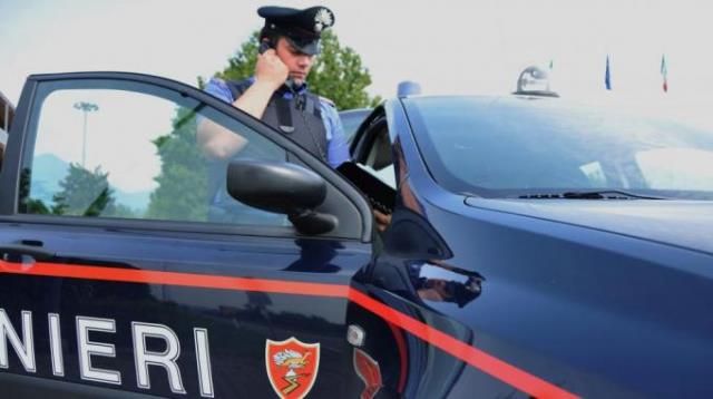 Perde il lavoro e diventa spacciatore, i carabinieri di Carrara lo arrestano