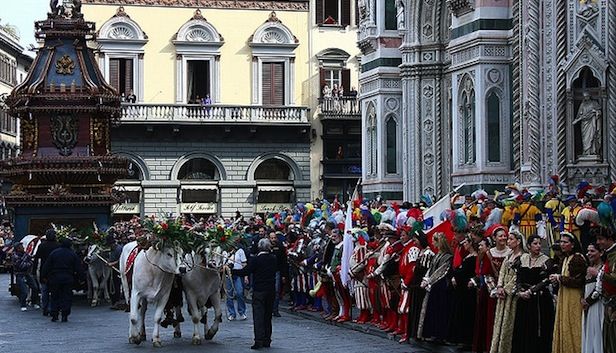 Lo scoppio del Carro della domenica di Pasqua, quando Firenze celebra la Resurrezione nel segno della tradizione