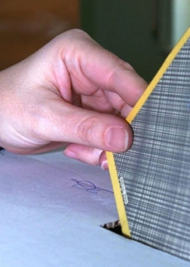 Voto per il referendum sulle fusioni dei comuni toscani