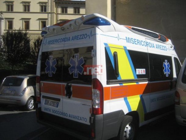 Morta dopo essere stata investita sulle strisce pedonali da un'auto