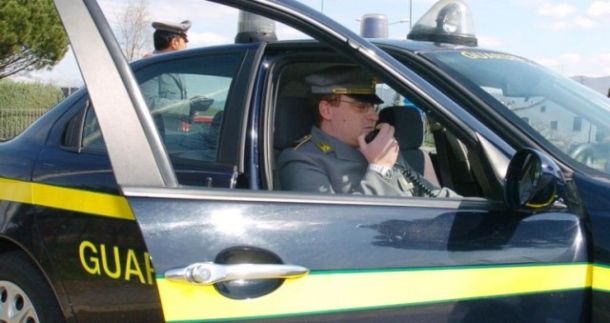 Blitz anti-camorra della Guardia di Finanza e dei Carabinieri