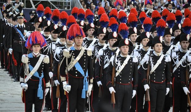 Carabinieri Piazza di Siena