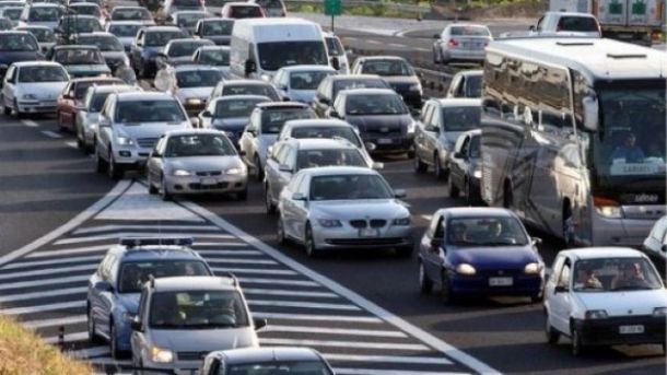 Code sulle strade verso la costa in Toscana