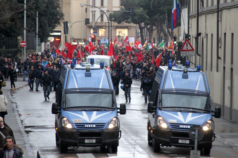 Corteo Anpi e antagonisti a Firenze (Foto Matteo Bovo)