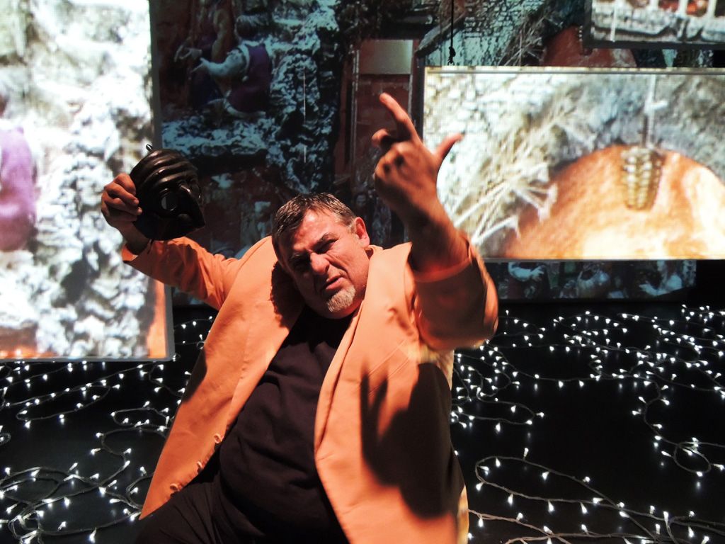 Teatro Studio Krypton_G.Cauteruccio durante le prove di Napolisciosciammocca_6_ph.Krypton