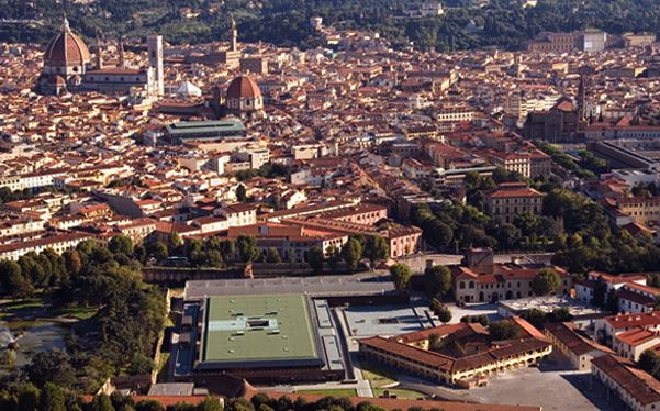 Veduta panoramica del polo fieristico, con l Fortezza da Basso in primo piano