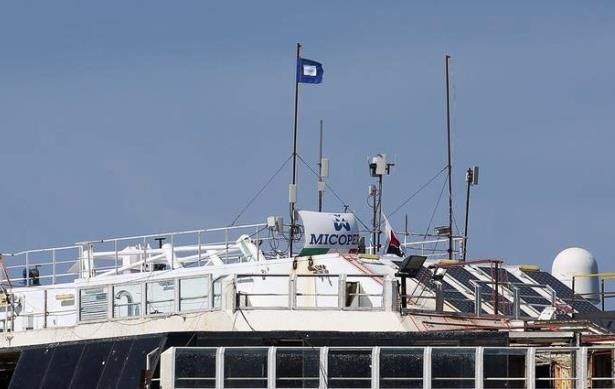 Concordia, la bandiera Blue Peter indica che la nave è pronta per partire