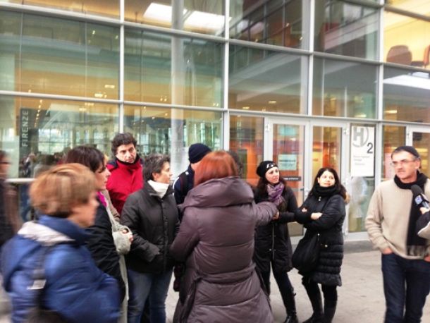 Sciopero degli infermieri di fronte l'ingresso del Azienda Ospedaliero Universitaria di Careggi