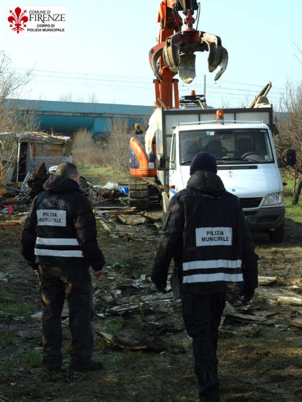 Lo sgombero in via Chiari