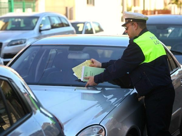 Invariate le sanzioni per il divieto di sosta