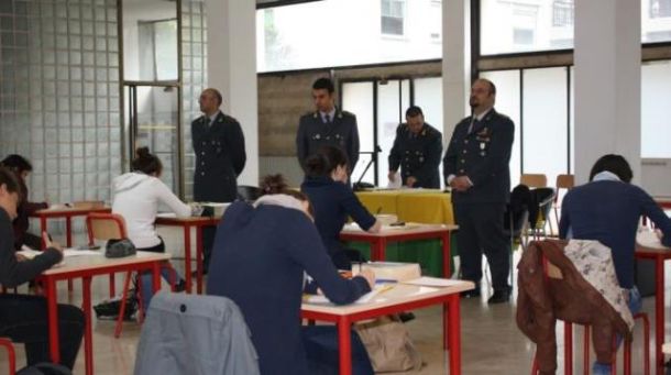 La Gdf tra i banchi di scuola