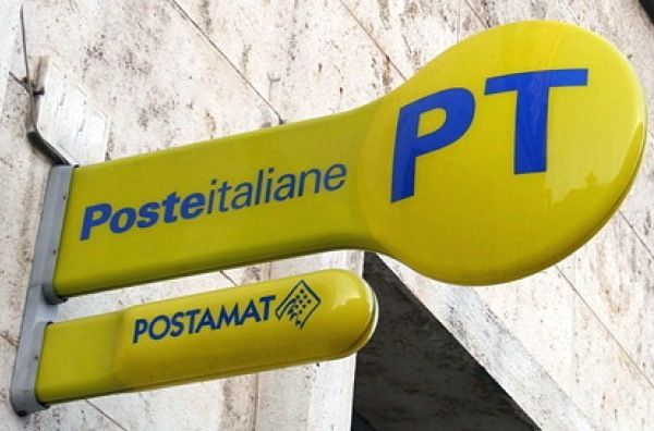 Tre banditi hanno rapinato 30mila euro alle Poste a Lucca