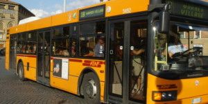 Autobus, aumenta il prezzo del biglietto fatto via sms