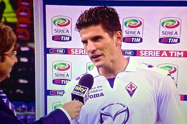 Mario Gomez dopo la partita di Genova, la penultima giocata