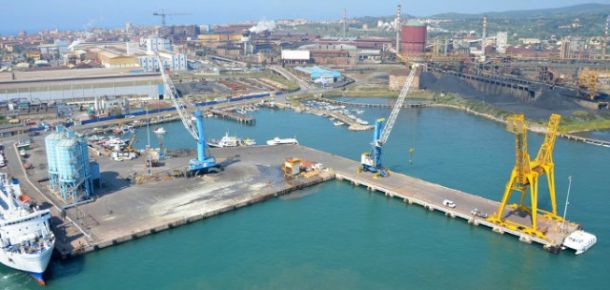 L'area industriale del porto di Piombino