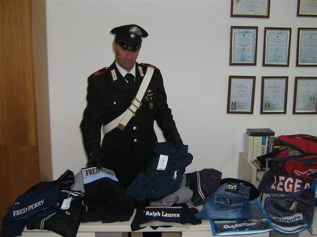 Associazione a delinquere commerciava capi falsi