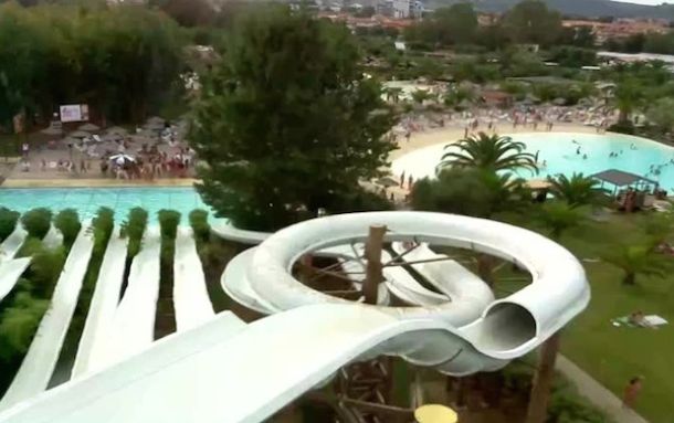 Incendio oggi all'Acqua Village di Follonica