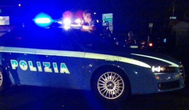 Scippo violento a Firenze, i passanti fanno arrestare un romeno