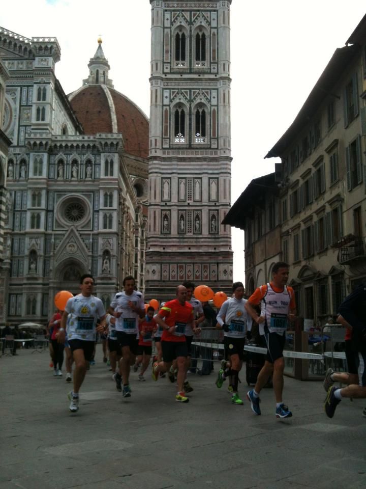 La corsa in piazza Duomo (Foto Half Marathon)