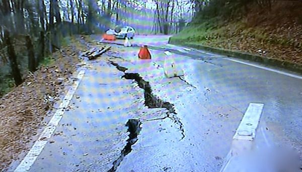 Una frana in Alta Versilia