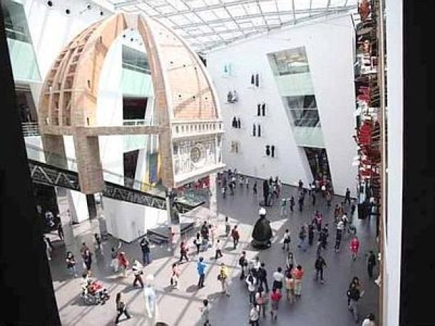 La cupola del Brunelleschi all'interno del padiglione italiano alla Expo di Shanghai