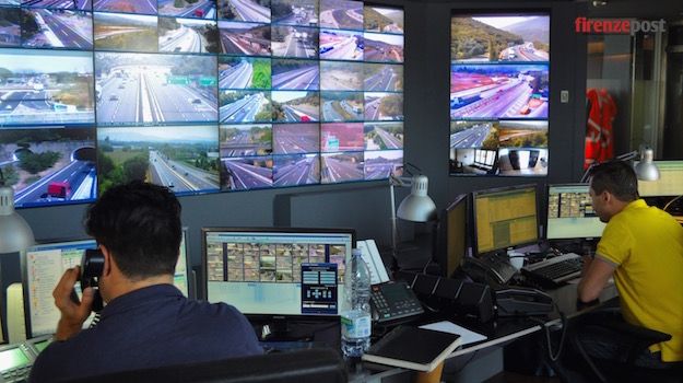 La sala operativa della società Autostrade per l'Italia a Firenze Nord
