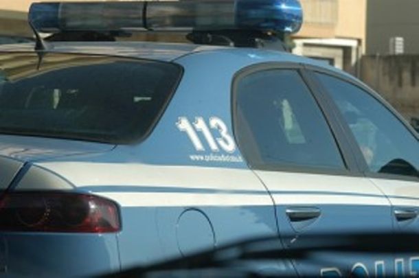 La donna è stata salvata dalla Polizia
