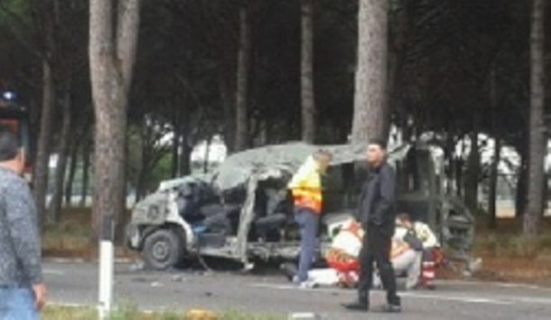 Il mezzo militare incidentato sull'Aurelia