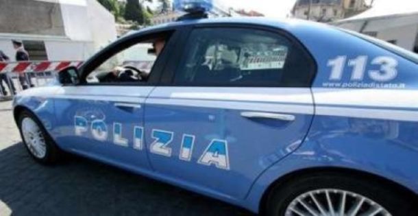 La Squadra Mobile ha sorpreso due albanesi mentre rubavano soldi